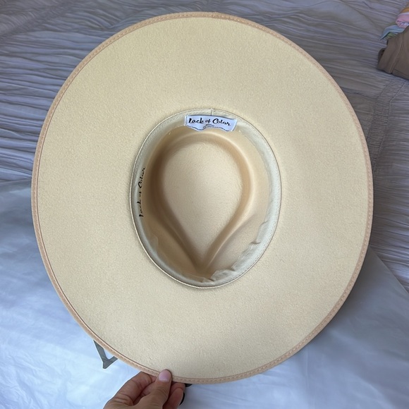 Lack of Color Ivory Rancher - Picture 6 of 11